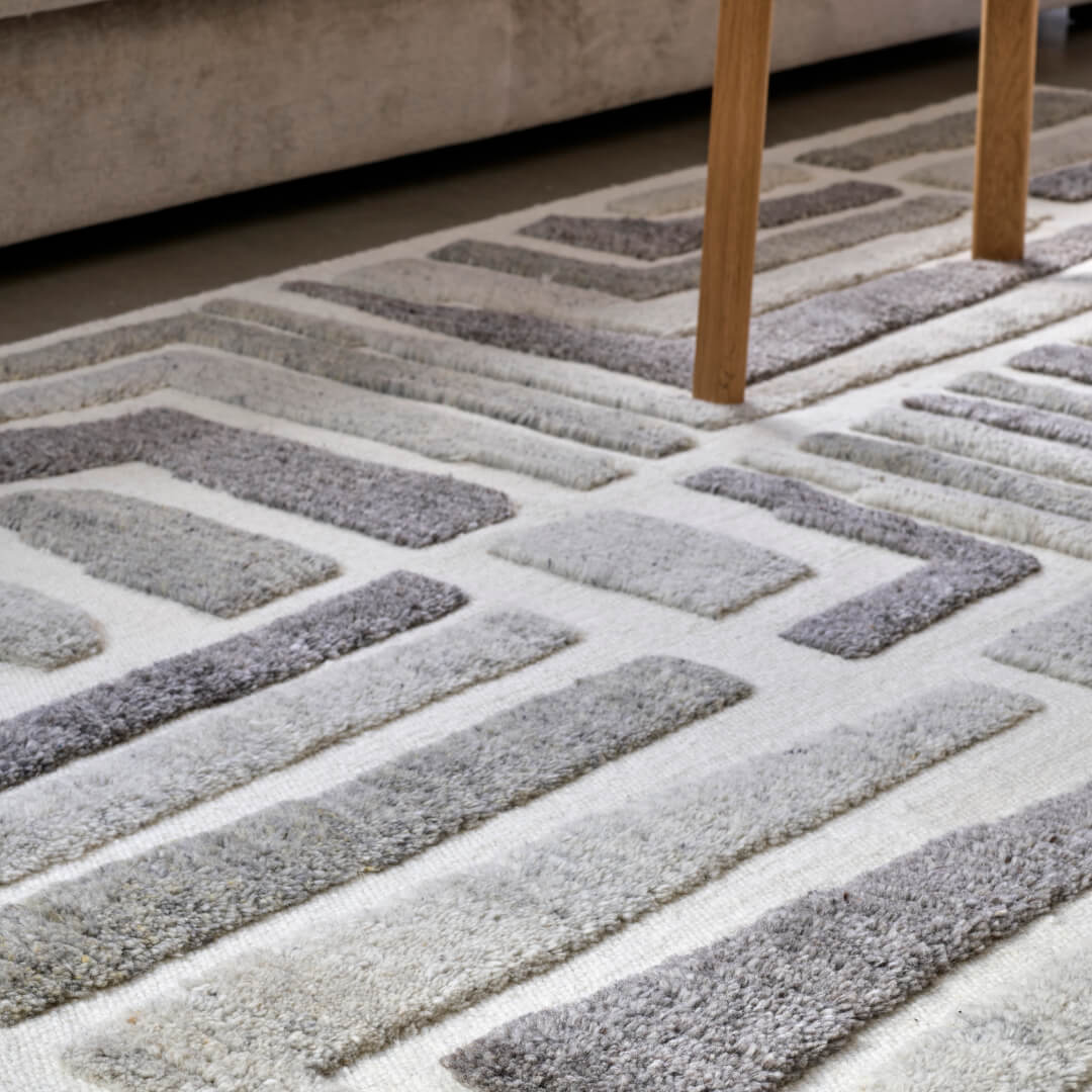Usak grå/hvit teppe