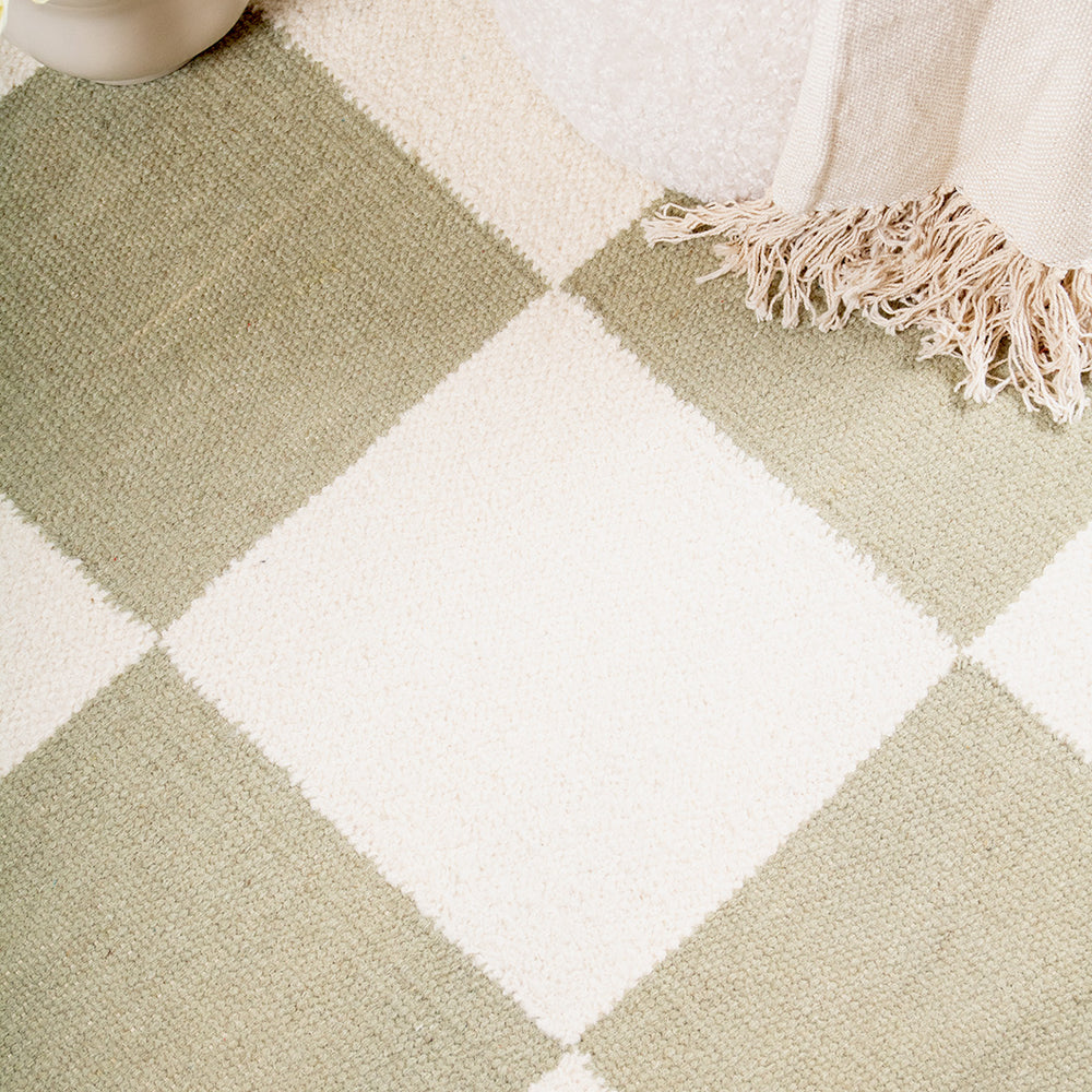 
                      
                        Checkers sage/hvit
                      
                    