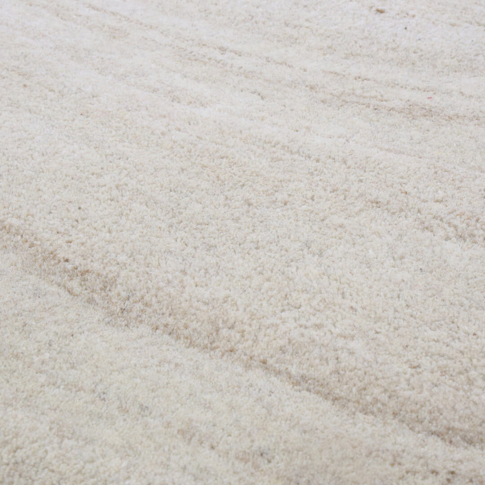 
                      
                        Surin beige teppe
                      
                    